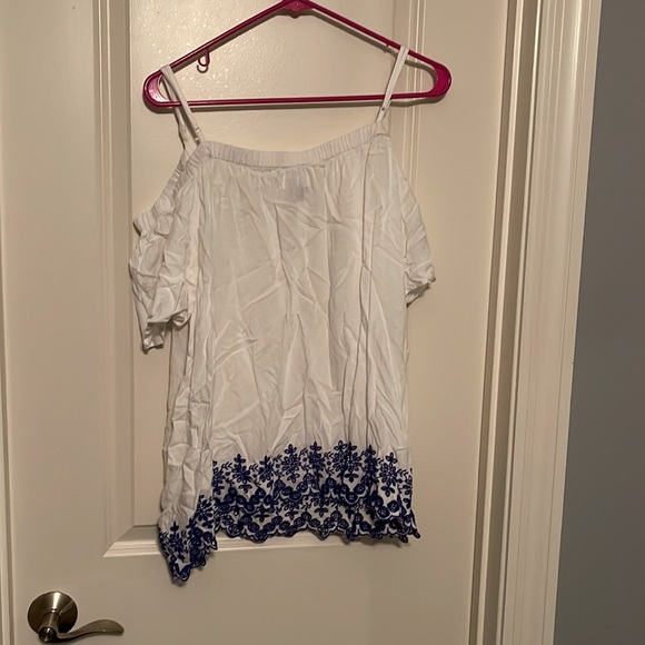 White off the shoulder top - Picture 5 of 5